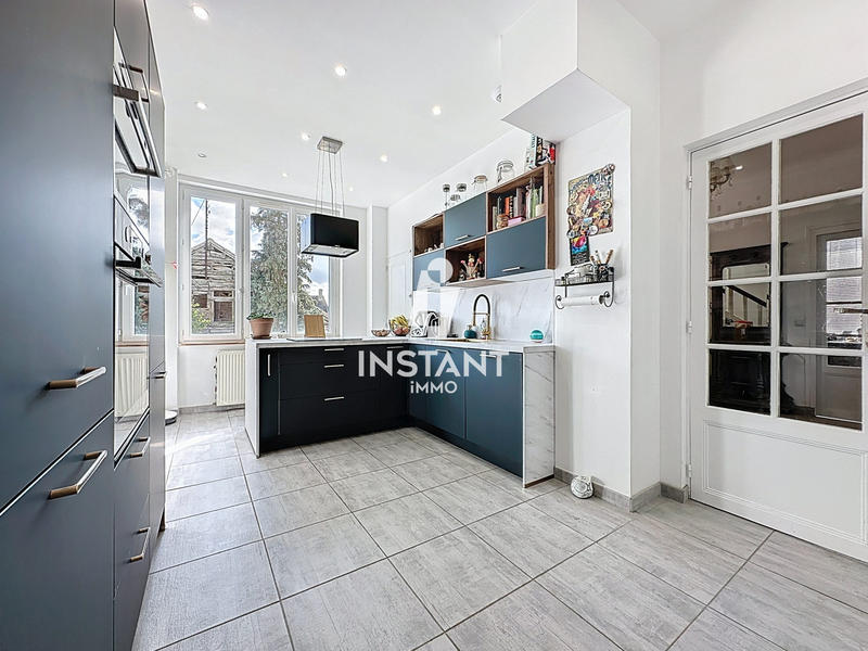 Maison ancienne - 228 m² - 7 pièces