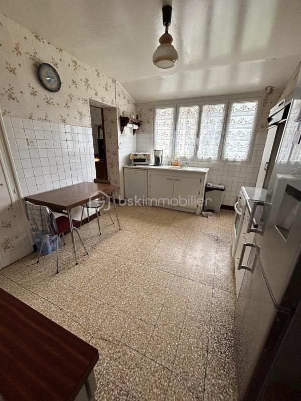 Maison - 272 m² - 10 pièces