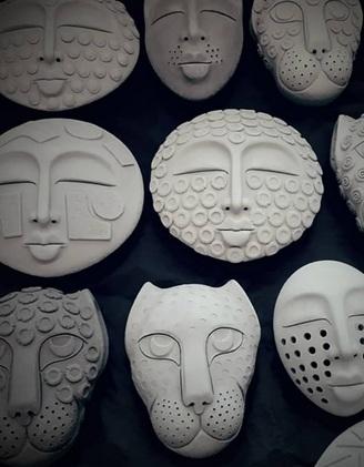 Atelier de Modelage d'Argile Adultes &amp; Enfants - masques de mardi Gras