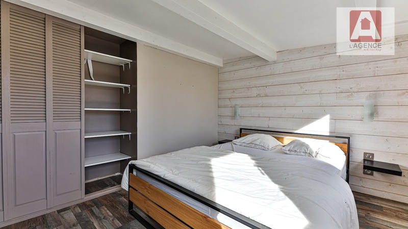 Loft - 83 m² - 3 pièces