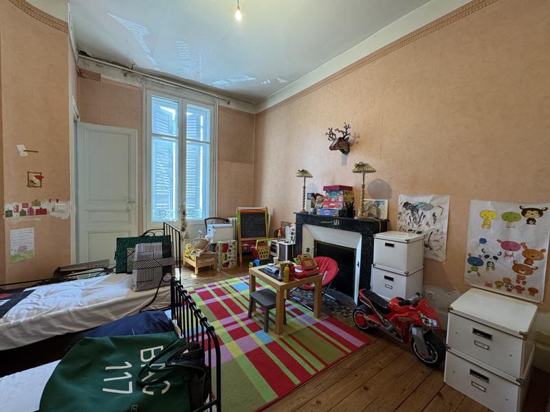 Maison - 225 m² - 7 pièces