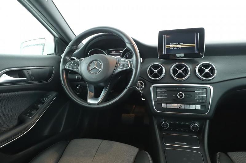 Mercedes Gla 180 d Inspiration 7g-Dct 109 ch