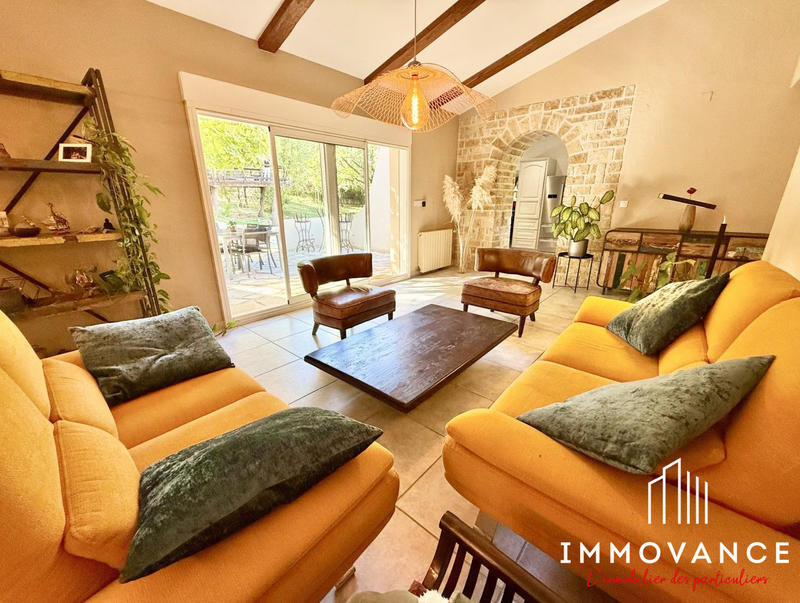 Maison - 275 m² - 8 pièces