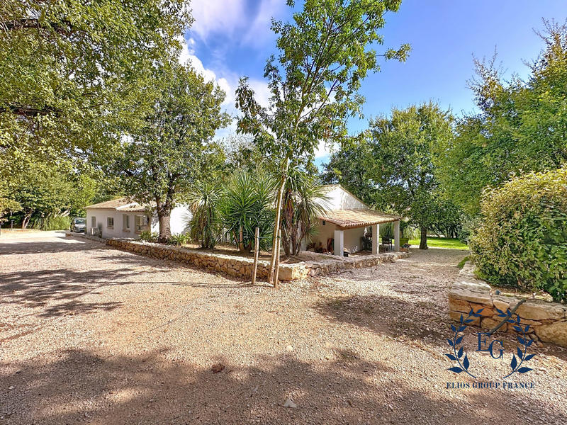 Maison traditionnelle - 207 m² - 7 pièces