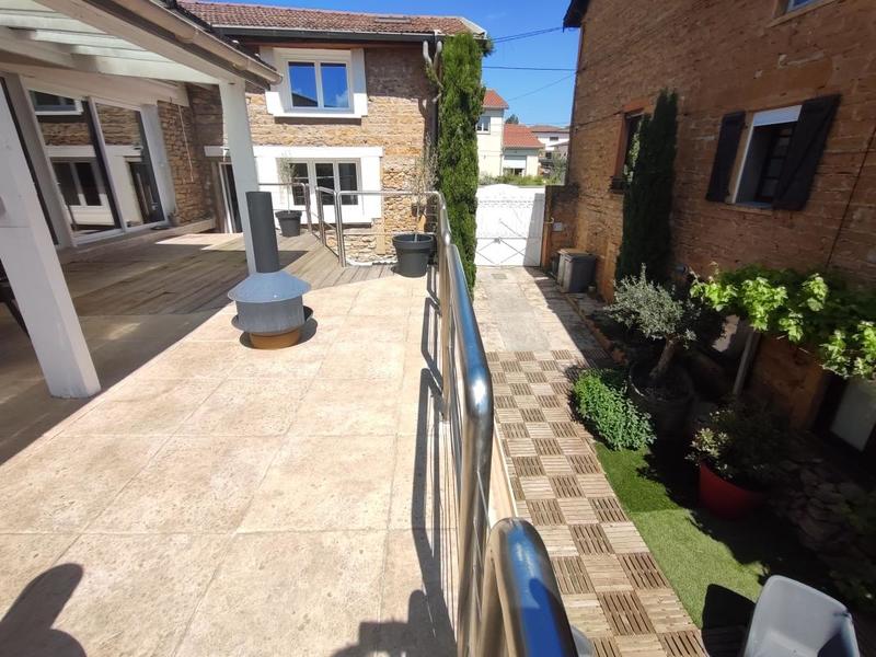 Maison - 205 m² - 7 pièces