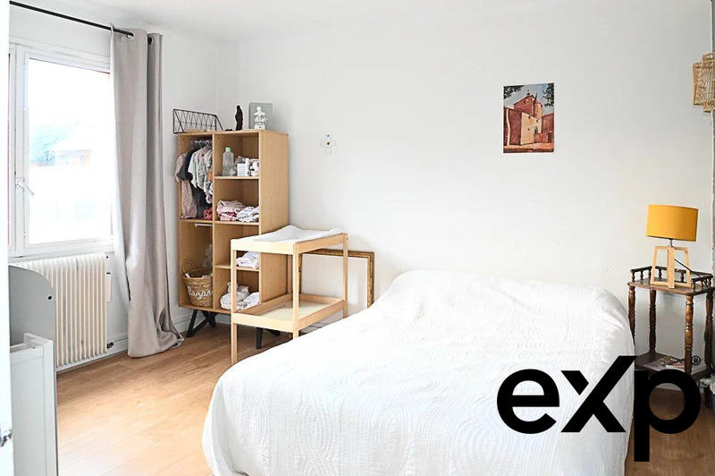 Maison - 330 m² - 13 pièces