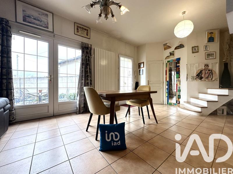 Maison - 200 m² - 7 pièces