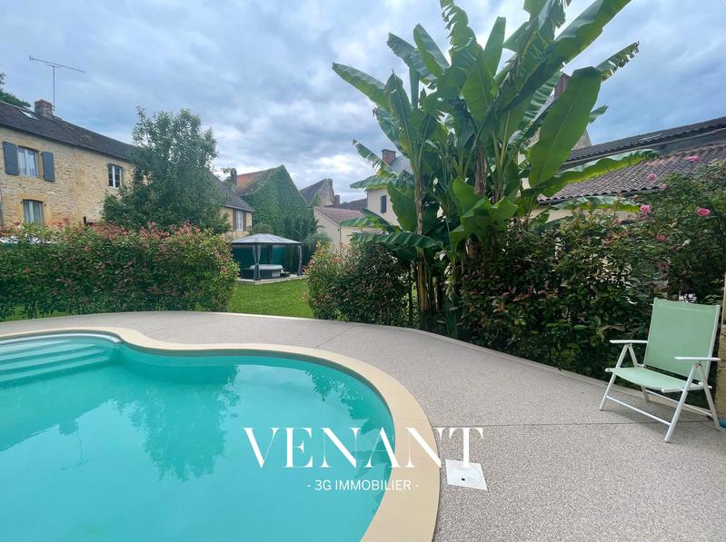 Villa - 238 m² - 14 pièces