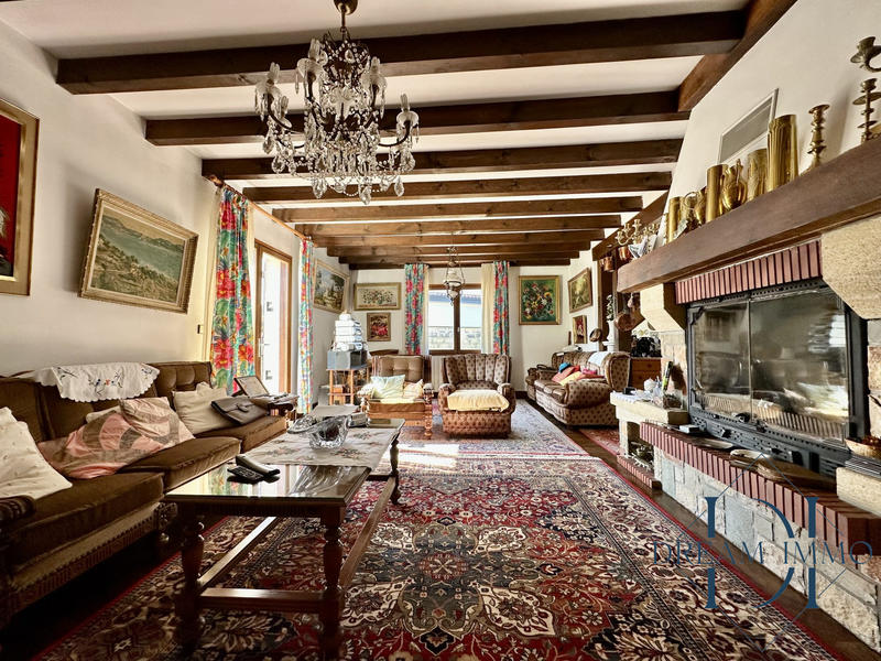 Maison ancienne - 322 m² - 7 pièces