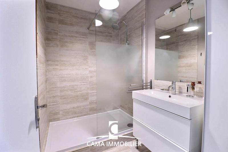 Appartement - 84 m² - 4 pièces