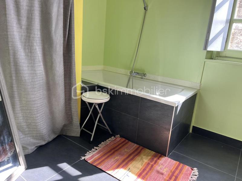 Appartement - 82 m² - 2 pièces