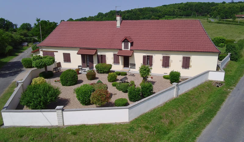 Maison - 220 m² - 8 pièces