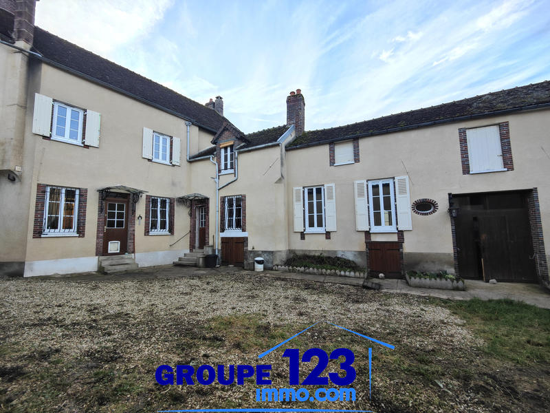 Maison - 205 m² - 9 pièces