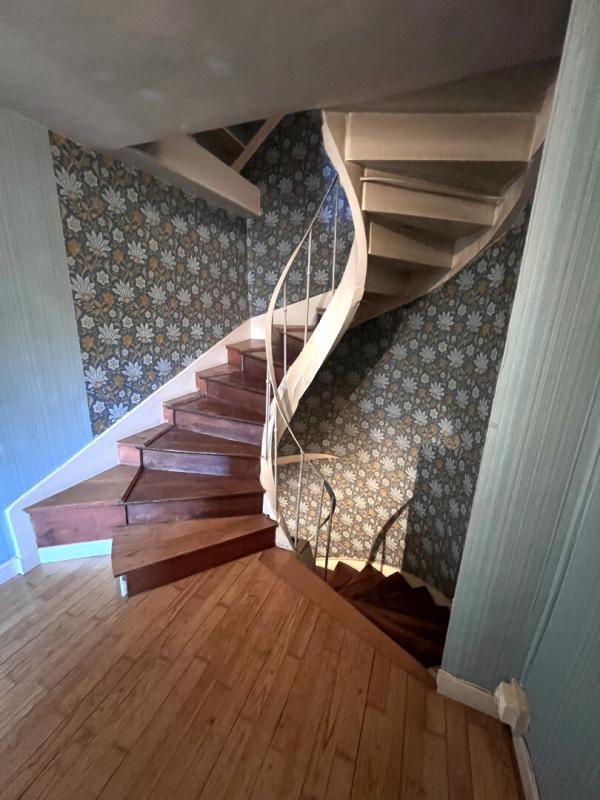 Maison - 180 m² - 8 pièces