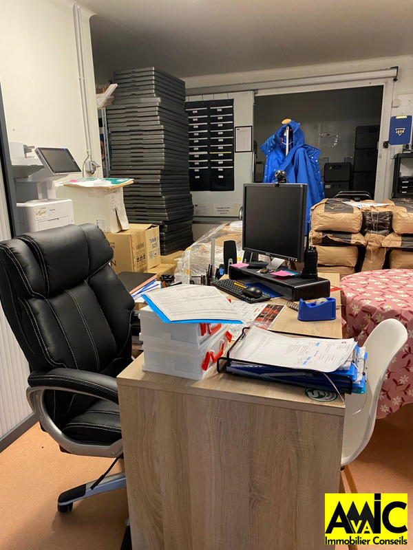 Local d'activités - 158 m²