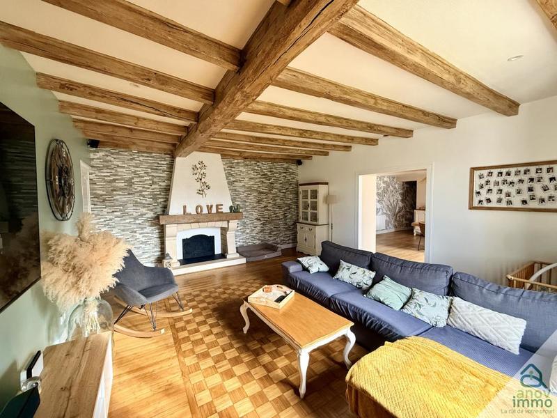 Propriété - 271 m² - 9 pièces