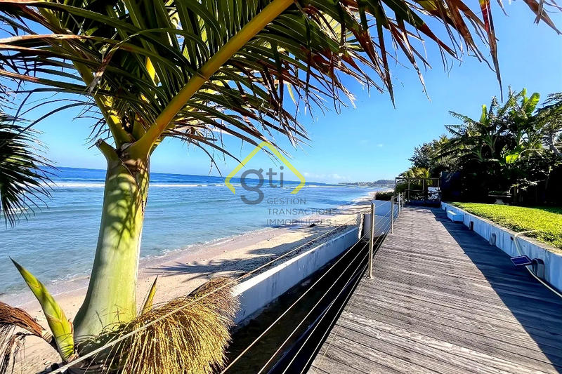 Maison - 240 m² - 8 pièces