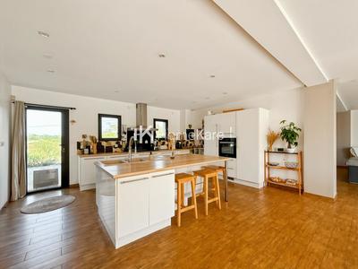 Maison - 185 m² - 4 pièces