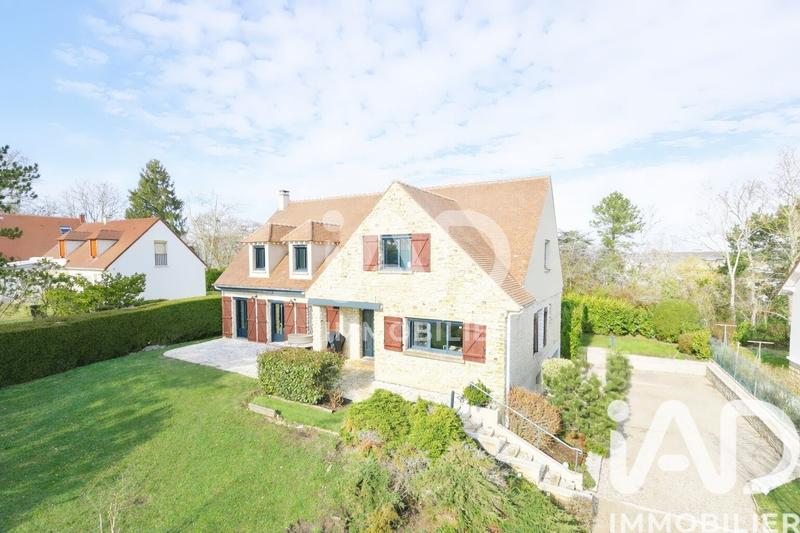 Maison - 380 m² - 8 pièces