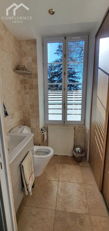 Maison - 203 m² - 7 pièces