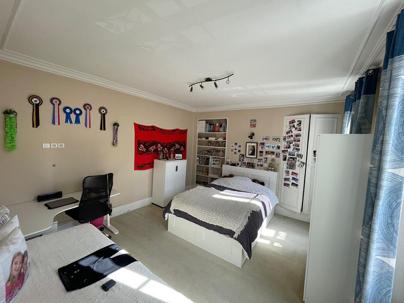 Maison - 295 m² - 10 pièces