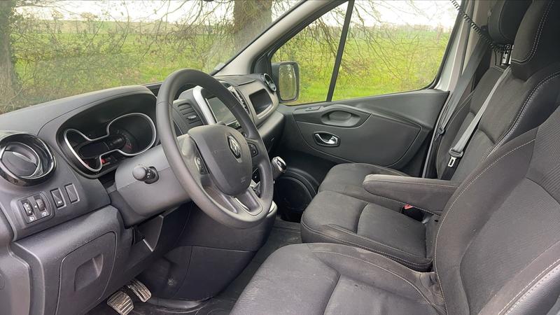 Renault Trafic Vu 2.0 dCi 120 L2h1 Grand Confort