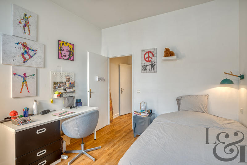 Maison - 235 m² - 7 pièces