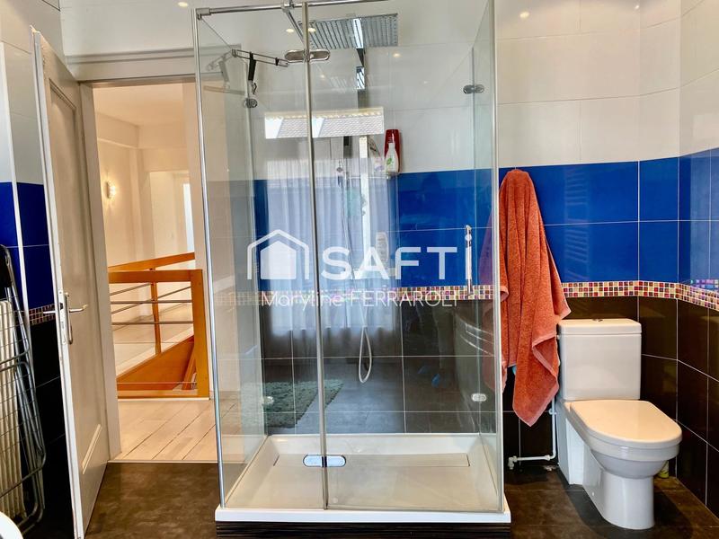 Appartement - 204 m² - 8 pièces