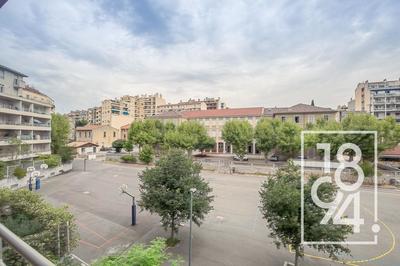 Appartement - 84 m² - 4 pièces