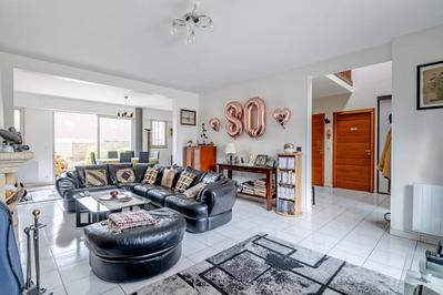 Maison - 180 m² - 8 pièces