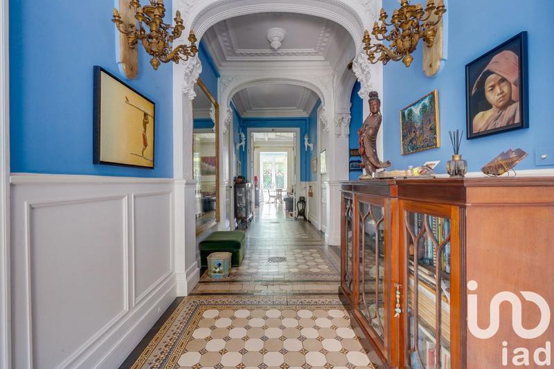 Maison - 306 m² - 9 pièces