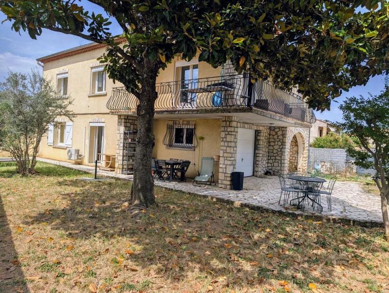 Maison - 163 m² - 8 pièces