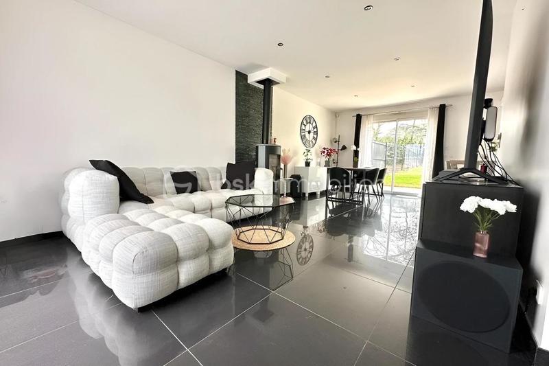 Maison - 143 m² - 6 pièces