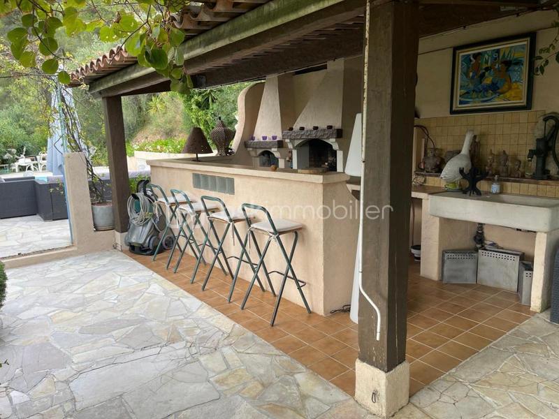 Villa - 203 m² - 7 pièces