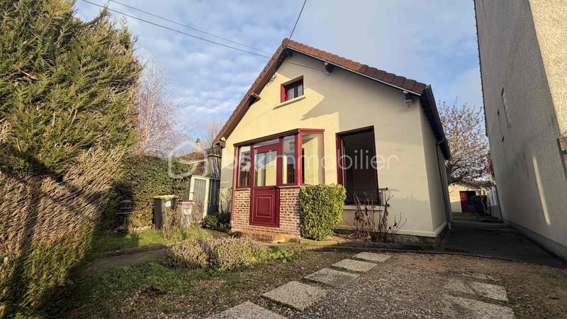 Maison traditionnelle - 82 m² - 4 pièces