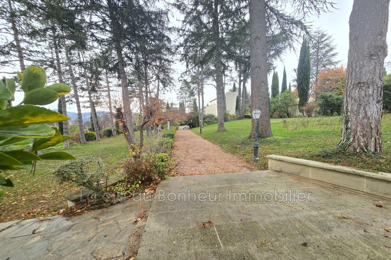 Demeure - 255 m² - 7 pièces