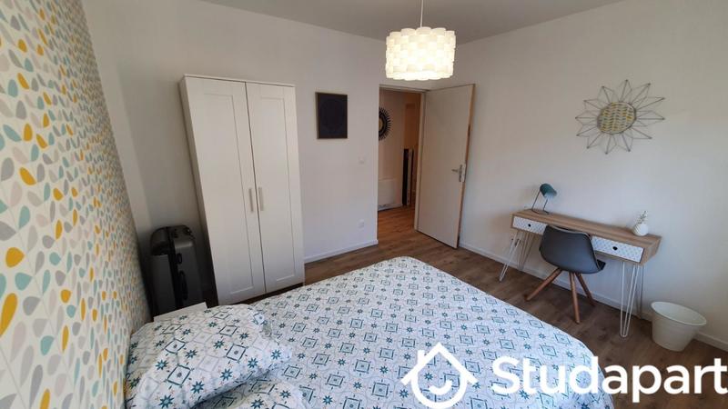 Chambre - 12 m² - 1 pièce