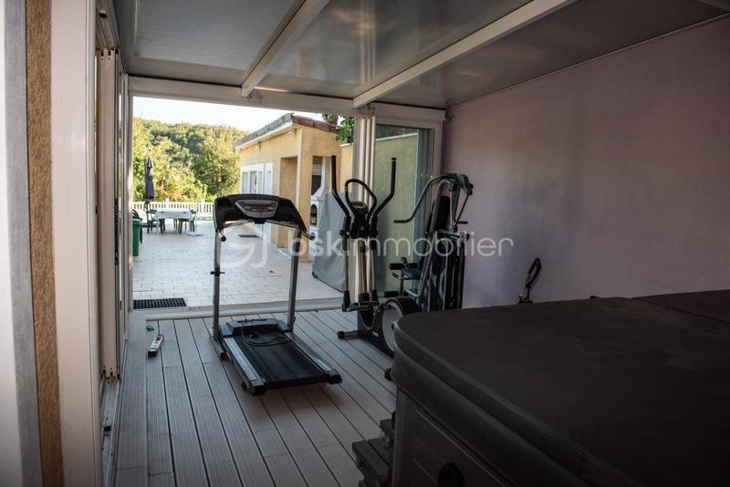 Villa - 340 m² - 16 pièces