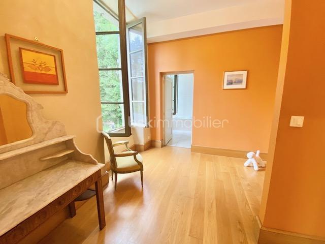 Demeure - 641 m² - 17 pièces