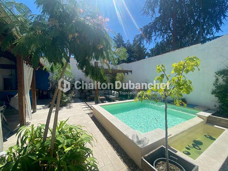 Maison - 200 m² - 6 pièces