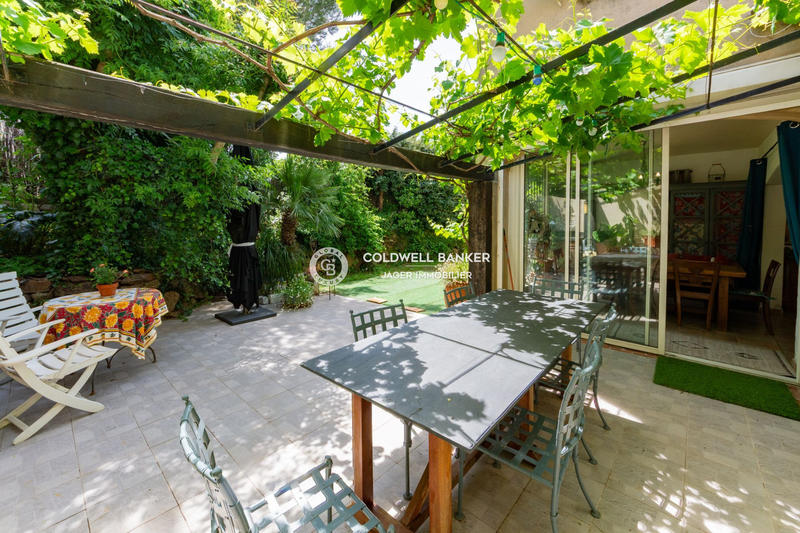 Maison - 218 m² - 7 pièces