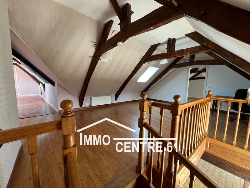 Maison - 218 m² - 8 pièces