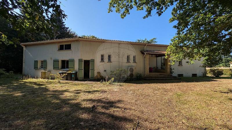 Maison - 190 m² - 7 pièces