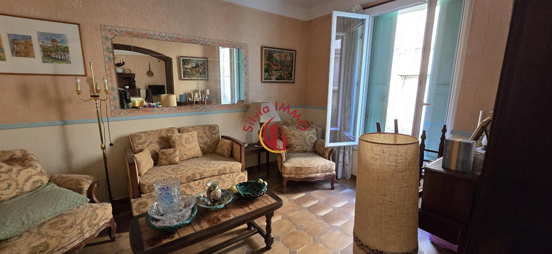 Maison - 515 m² - 45 pièces