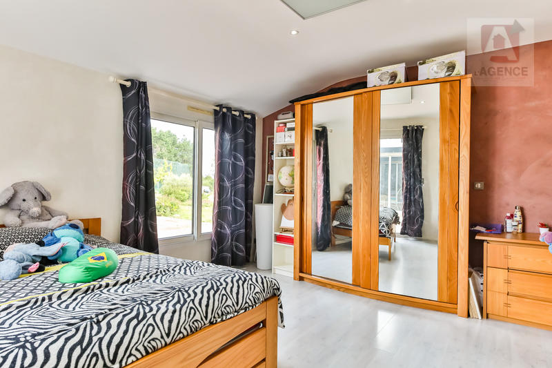 Maison - 402 m² - 8 pièces