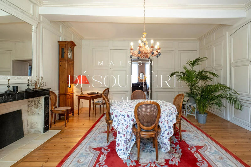 Maison - 300 m² - 7 pièces