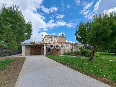 Maison - 240 m² - 7 pièces