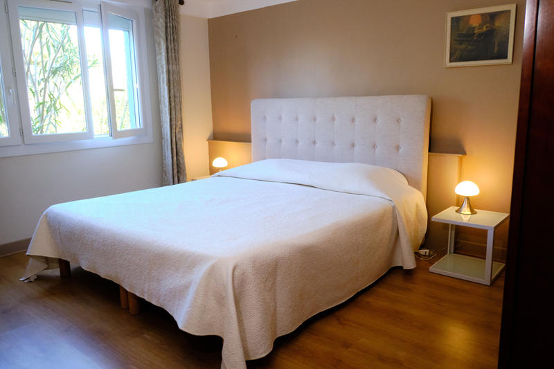 Propriété - 228 m² - 6 pièces