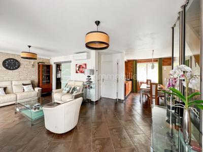 Maison traditionnelle - 124 m² - 6 pièces