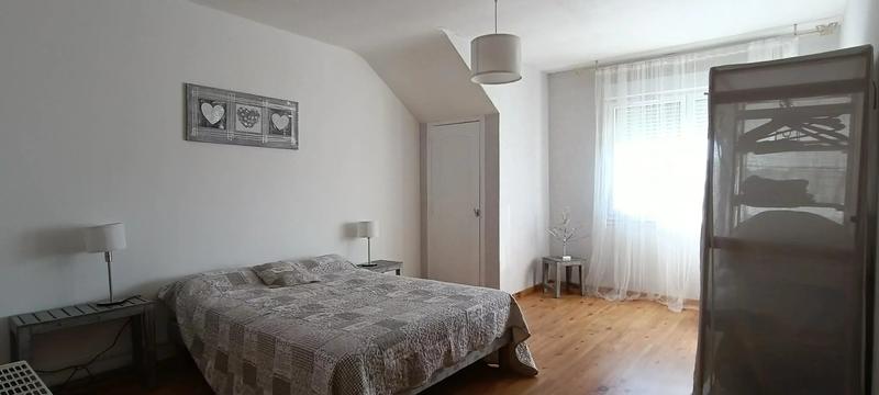 Maison chambre d'hôtes - 243 m² - 9 pièces